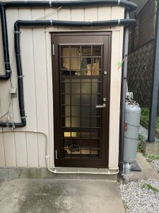オノヤ 須賀川リフォームショールーム ブログ「勝手口交換の工事」