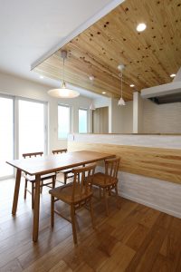 オノヤ 須賀川リフォームショールーム ブログ「天井にアクセント」