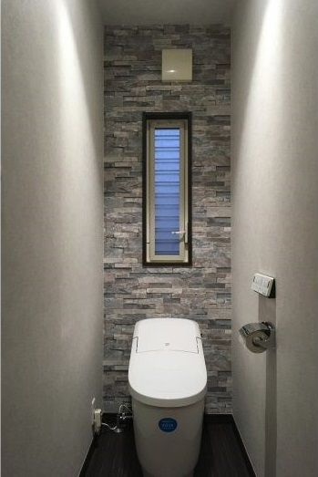 トイレの壁紙をリフォームする場合のポイントは 費用の相場や壁紙の選び方について解説 トイレ のリフォーム知識 Onoya