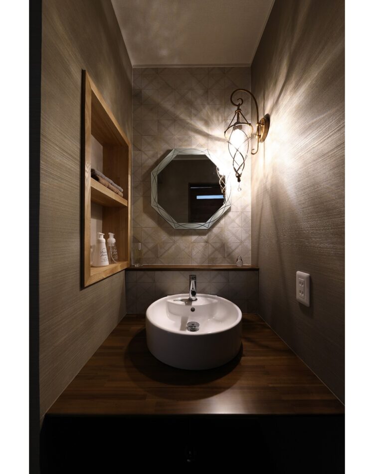 可愛いブラケット照明のある洗面台 洗面室リフォーム リフォーム事例 実例 福島市 郡山市周辺でのリフォームはオノヤ