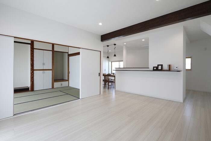 リフォーム施工事例：フルリフォーム　福島市　生活しやすさを考えたシックで明るい空間