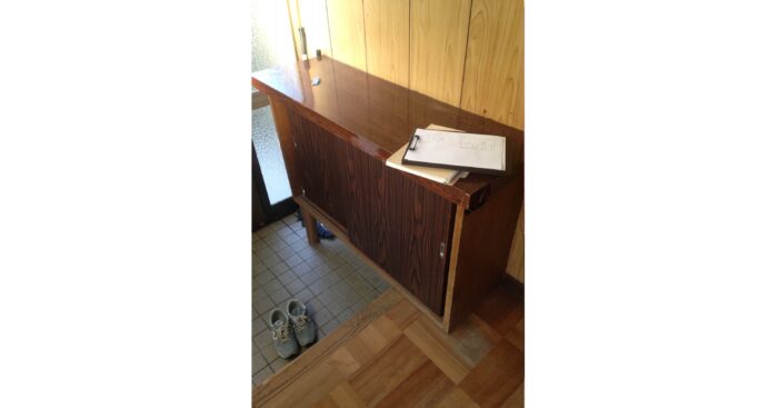 リフォーム施工事例：福島市　紺色の玄関 Before