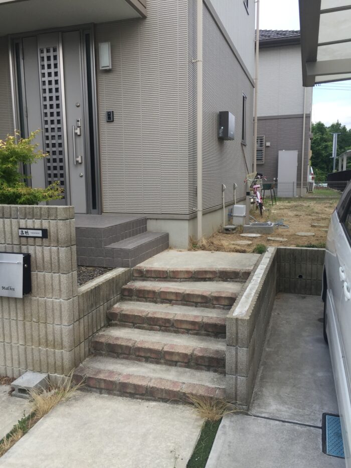 リフォーム施工事例：エクステリアリフォーム　安全をデザインに Before