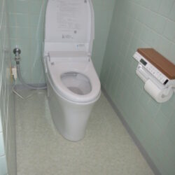 オノヤ 須賀川リフォームショールーム ブログ「床の段差も無くなり快適なトイレに変身」