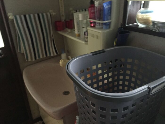 リフォーム施工事例：須賀川市　大きな流しがある造作洗面台 Before