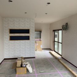 オノヤ 須賀川リフォームショールーム ブログ「もうすぐ完成！可愛い壁紙」