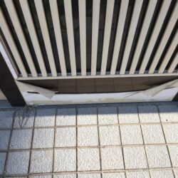 オノヤ 須賀川リフォームショールーム ブログ「玄関も劣化すると表面が剥がれることがあります」