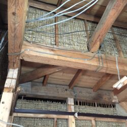 オノヤ 福島リフォームショールーム ブログ「解体中で天井裏をあけてみると歴史を感じる」