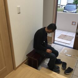 オノヤ 福島リフォームショールーム ブログ「リフォームのいいところ -和室の大きな床柱が玄関ベンチに-」