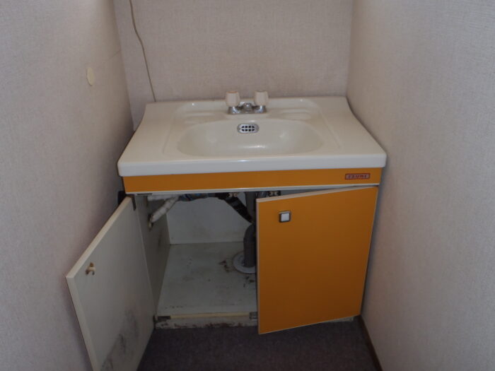 リフォーム施工事例：洗面室リフォーム　お客様も快適に！ Before