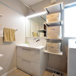 オノヤ 福島リフォームショールーム ブログ「洗濯機の上に造作棚で便利に」