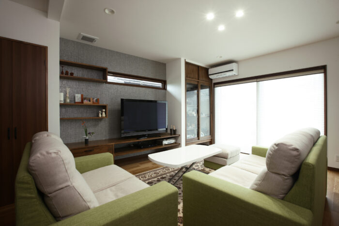 リフォーム施工事例：キッチンリフォーム　小物を魅せる落ち着き空間