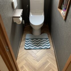 オノヤ 白河リフォームショールーム ブログ「ヘリンボーン柄が映えるトイレ」