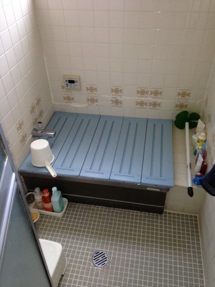 リフォーム施工事例：暖かく安全なお風呂リフォーム Before