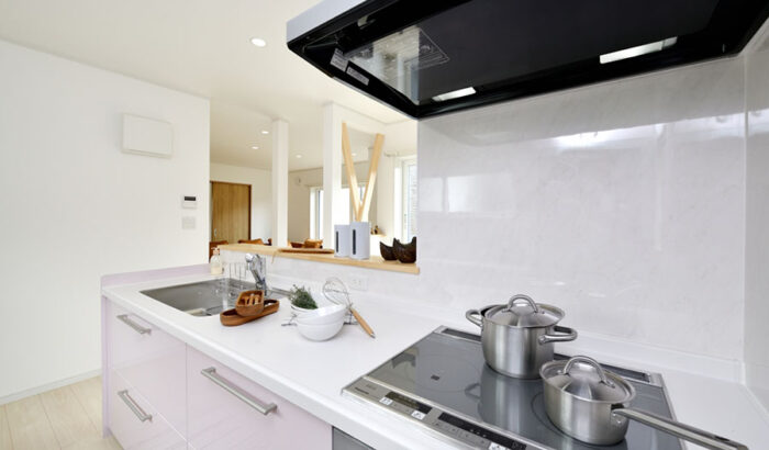 リフォーム施工事例：キッチンリフォーム　光の差し込むキッチン