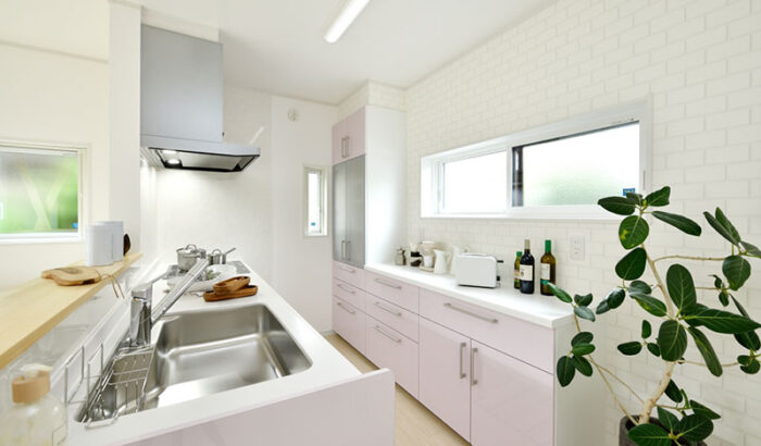 リフォーム施工事例：キッチンリフォーム　光の差し込むキッチン