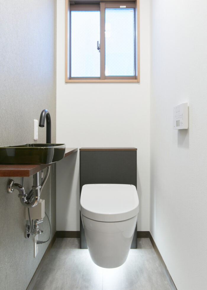 リフォーム施工事例：浮くトイレにリフォームしてお手入れ簡単に！