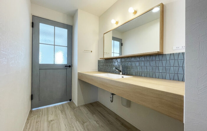 リフォーム施工事例：郡山市　タイルが美しい洗面室