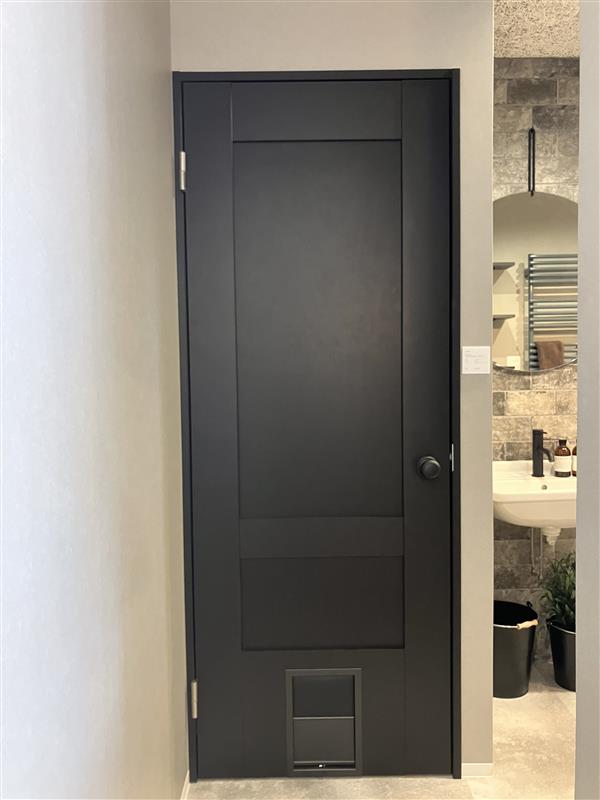 オノヤ 須賀川リフォームショールーム ブログ「須賀川リフォームショールームスタッフによるペットリフォーム紹介③　ドア編」