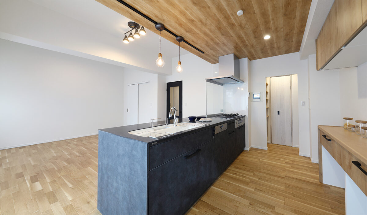 リフォーム施工事例：郡山市　モダンに生まれ変わったキッチンリフォーム