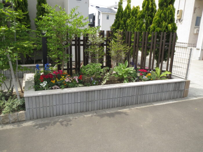 リフォーム施工事例：エクステリアリフォーム　タイルで花壇が大変身！ Before