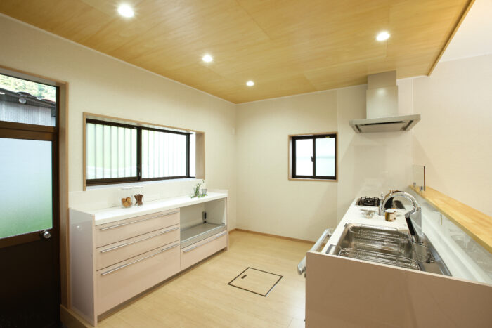 リフォーム施工事例：フルリフォーム　やさしい光が差し込むバリアフリーの家