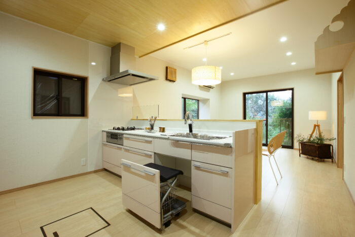 リフォーム施工事例：フルリフォーム　やさしい光が差し込むバリアフリーの家