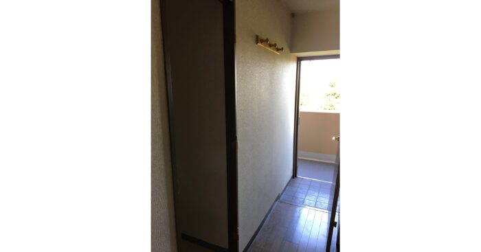 リフォーム施工事例：玄関リフォームでアクセントを Before