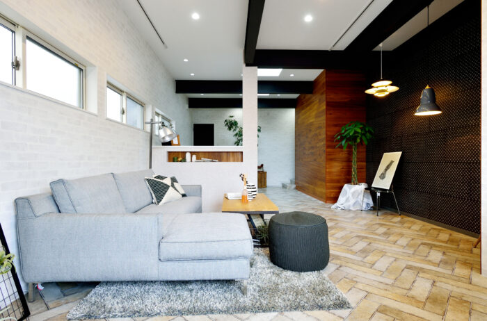 リフォーム施工事例：柴田郡　フルリフォーム　格好良いマルチルーム