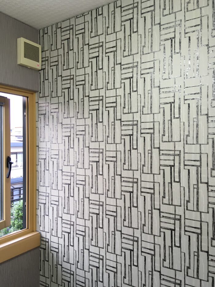 リフォーム施工事例：落ち着いた色味が映えるトイレ&洗面リフォーム