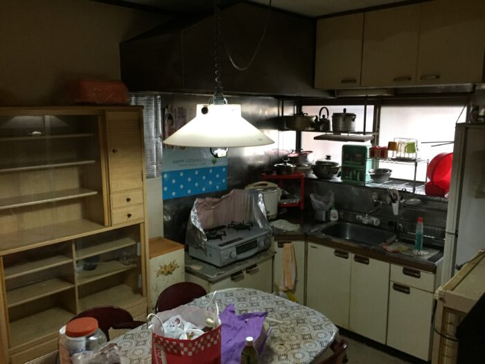 リフォーム施工事例：キッチンリフォーム　キッチンタイルで優しい雰囲気を演出 Before