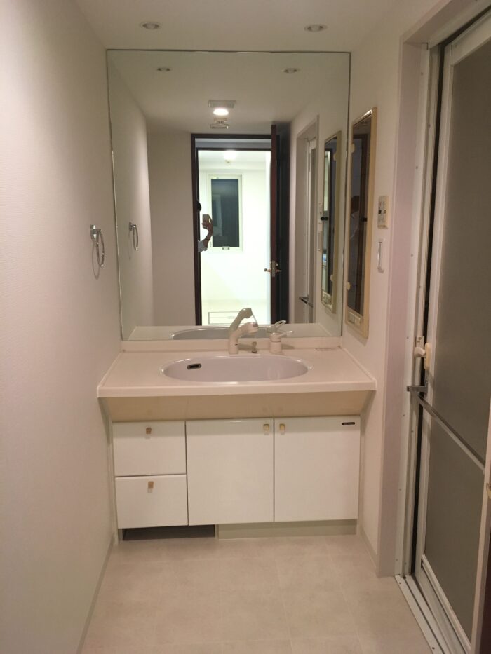 リフォーム施工事例：仙台市宮城野区　造作洗面台 Before