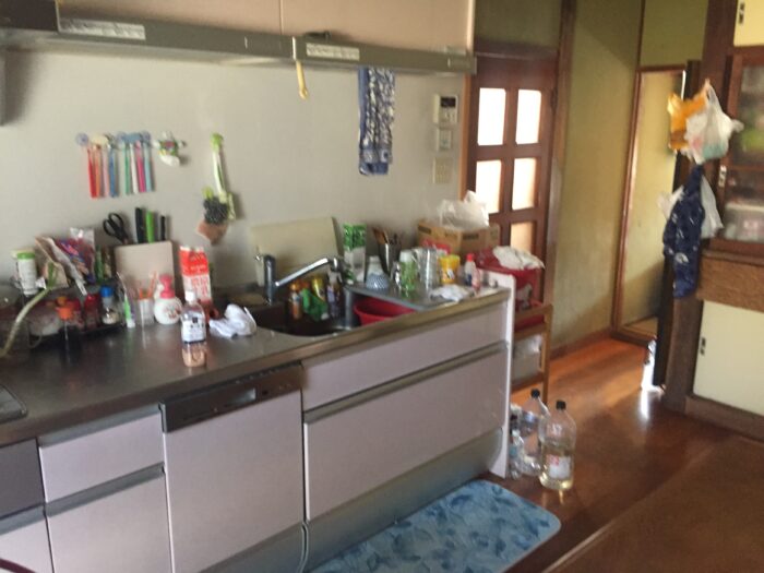 リフォーム施工事例：角田市　キッチンリフォーム　ダイノックシートで蘇るキッチン Before