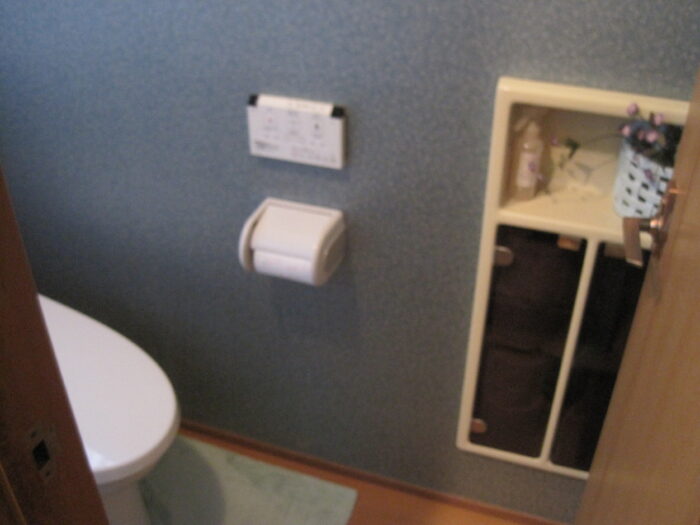 リフォーム施工事例：ふき取りカンタン！お手入れらくらくトイレにリフォーム Before