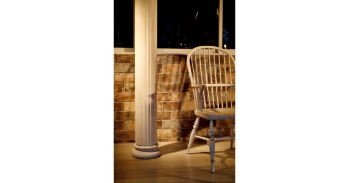 リフォーム施工事例：内装リフォーム　中世西洋の風が吹く、柱。