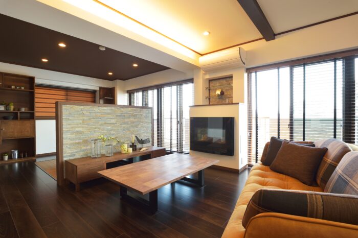 リフォーム施工事例：仙台市青葉区　フルリフォーム　Villa of the mountain　～暖炉が照らすくつろぎ空間のある家～