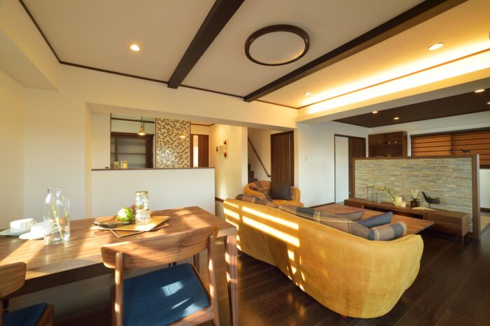 リフォーム施工事例：仙台市青葉区　フルリフォーム　Villa of the mountain　～暖炉が照らすくつろぎ空間のある家～