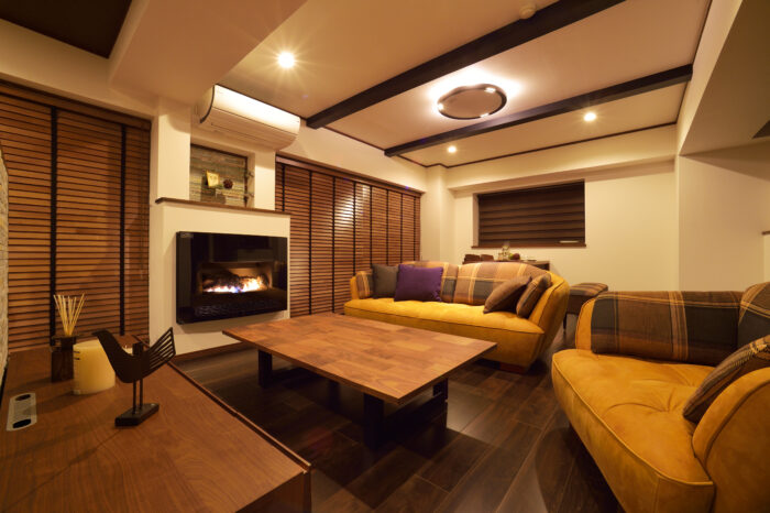 リフォーム施工事例：仙台市青葉区　フルリフォーム　Villa of the mountain　～暖炉が照らすくつろぎ空間のある家～