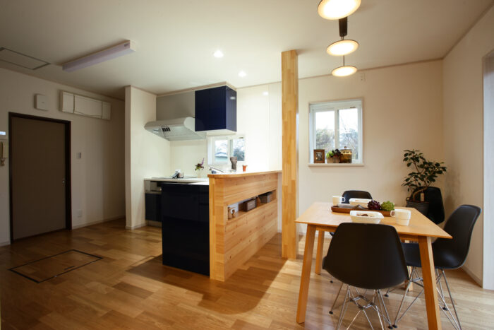 リフォーム施工事例：フルリフォーム　LDKで庭を眺める穏やかな空間