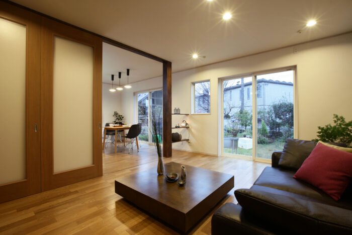 リフォーム施工事例：フルリフォーム　LDKで庭を眺める穏やかな空間