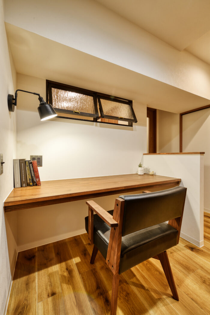 リフォーム施工事例:仙台市 お気に入りの回転椅子が主役のワークスペースリフォーム