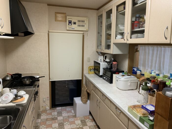 リフォーム施工事例：高級感のあるキッチンリフォーム Before