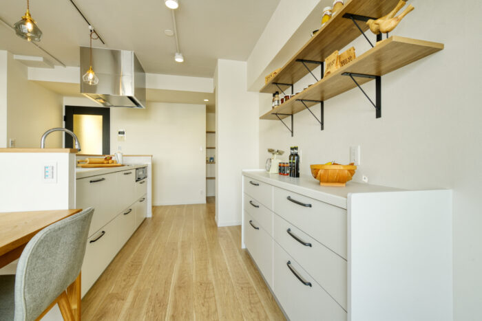 リフォーム施工事例：仙台市宮城野区　ゆっくりと時が流れる大人フレンチスタイルへフルリフォーム　