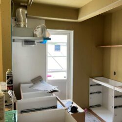 オノヤ 仙台中山リフォームショールーム ブログ「仙台市にて全面リフォーム進行中　キッチン組立中」