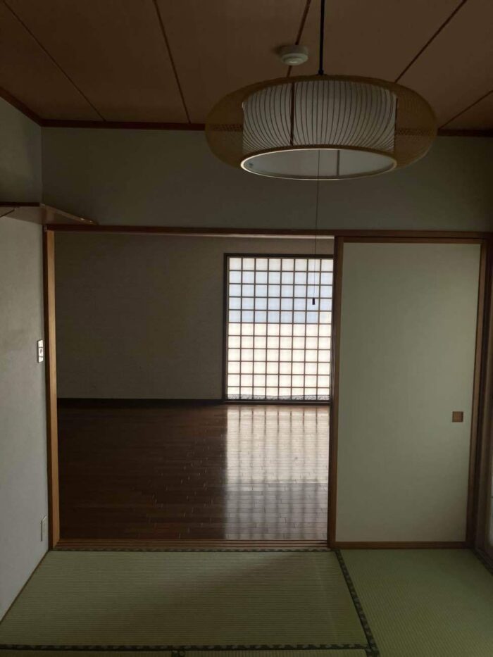 リフォーム施工事例：玄関を開けば夢の国 Before