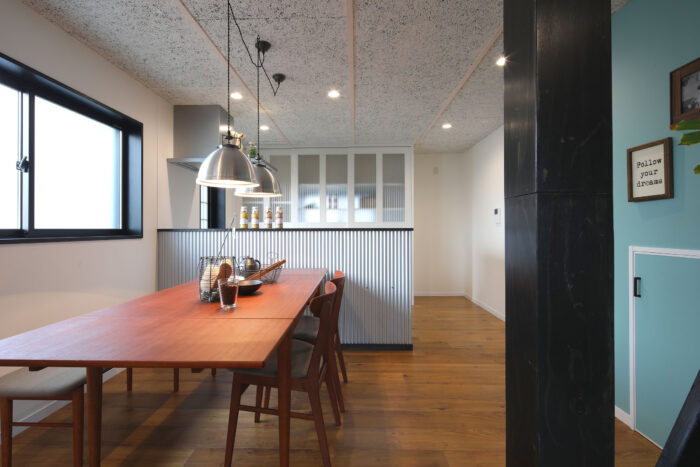 リフォーム施工事例：宇都宮市　異素材アレンジを楽しむ家