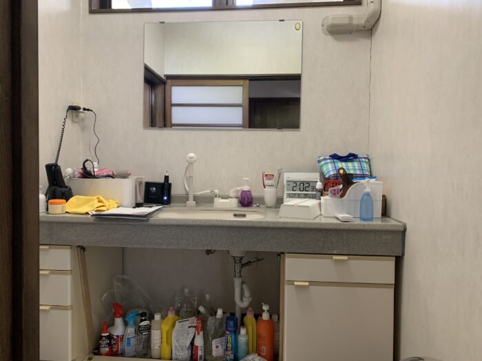 リフォーム施工事例：世界に一つの洗面化粧台リフォーム Before