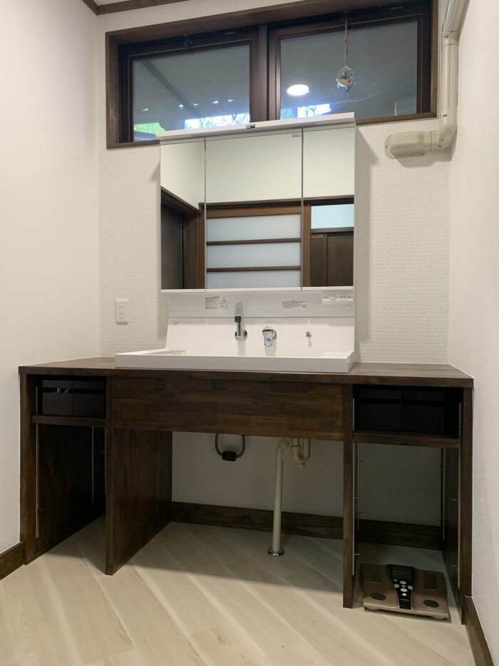 リフォーム施工事例：世界に一つの洗面化粧台リフォーム