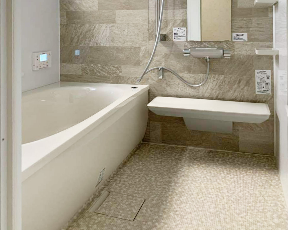 リフォーム施工事例：宇都宮市　温かみを求めた浴室リフォーム