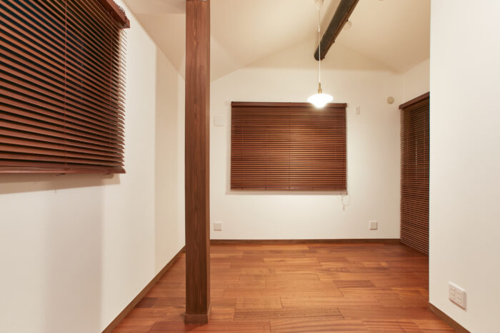 リフォーム施工事例:フルリフォーム 天然木の梁と格子で魅せる、ジャパニーズモダンテイスト